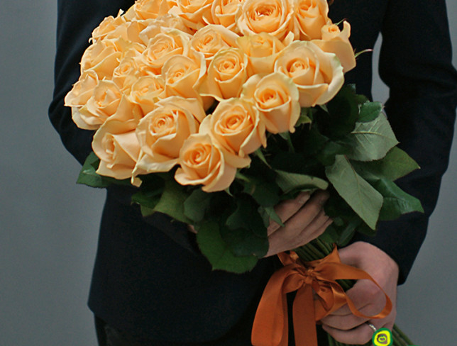 Букет из 31 Кремовой розы 60 см Фото
